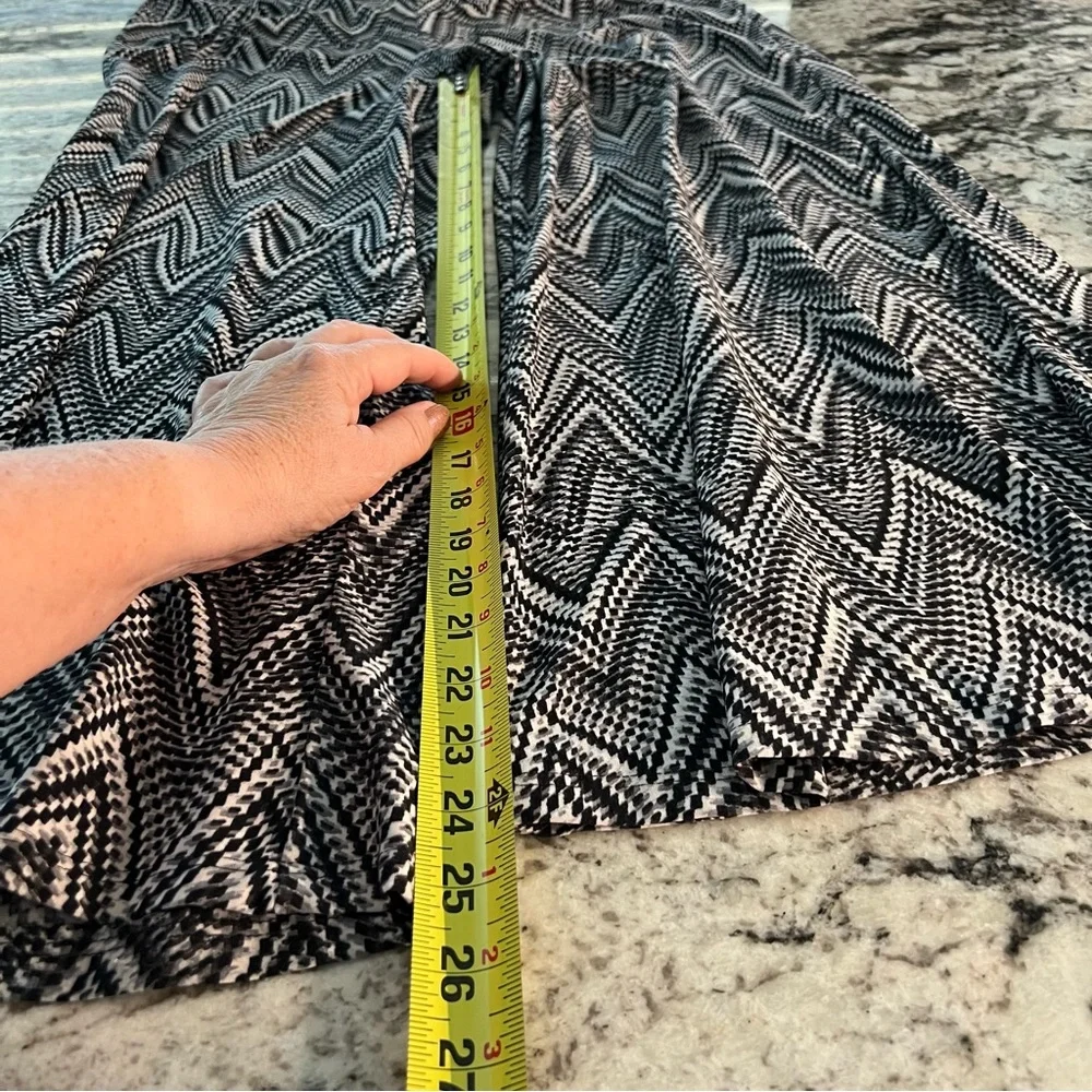 Black, White, Gray, Chevron Pattern Palazzo Pants, Stretch, Flowy, Full Length L